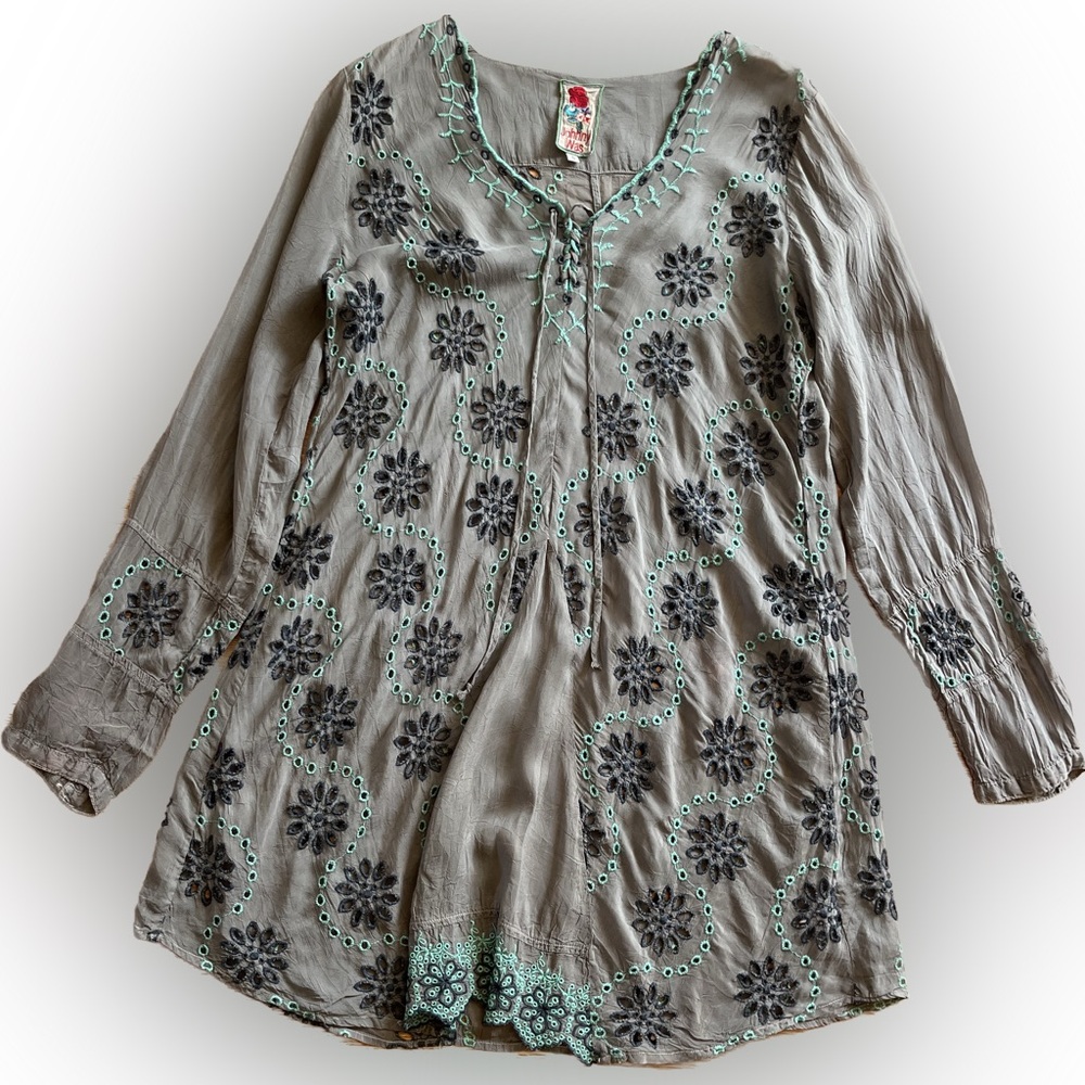 Johnny Was Embroidered Floral Tunic Shirt Blouse Gray Teal Women’s Small